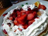 3905_strawberry-cakes.jpg